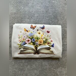 Butterfly book vintage style oversize tee shirt classy basic love unisex